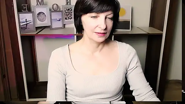 Snapshot of _AngeliaFlow_ chatting on 07/20/26, 10:50 AngeliaFlow online show from 07/20/26, 10:50