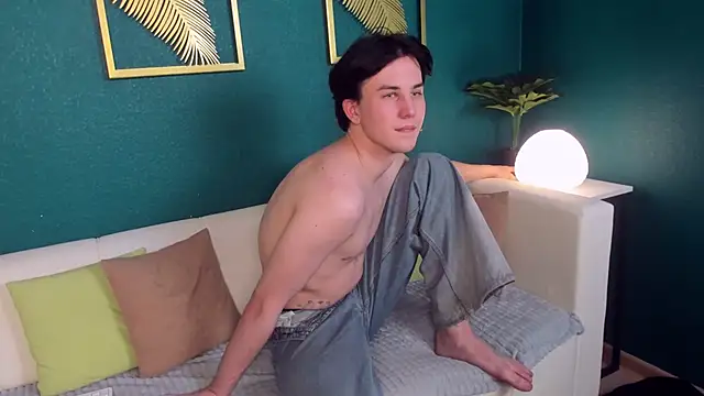 AdrianoAubert online show from 03/07/25, 04:22