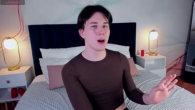 AdrianoAubert online show from 03/08/25, 03:06