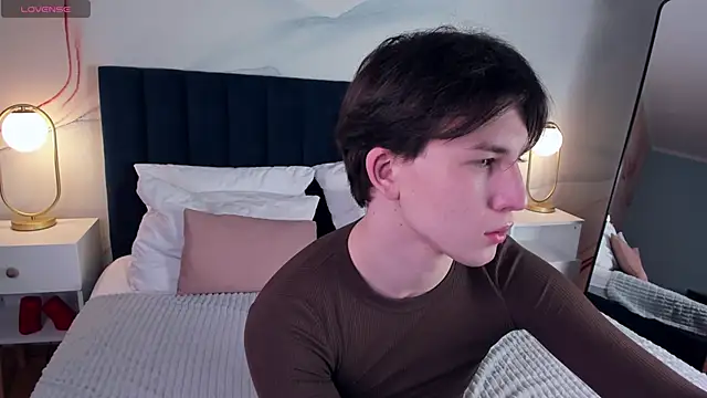 AdrianoAubert online show from 03/10/25, 03:12