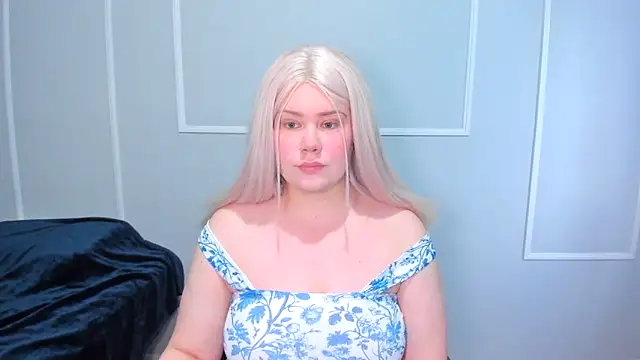 Snapshot of _leana_ chatting on 12/04/25, 07:55 leana online show from 12/04/25, 07:55