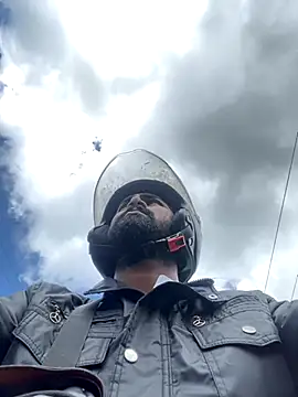 Snapshot of Rishwithr chatting on 09/28/25, 07:36 Rishwithr online show from 09/28/25, 07:36