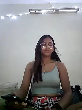 Snapshot of kissmebishh chatting on 03/21/25, 10:06 kissmebishh online show from 03/21/25, 10:06