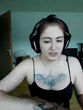 Gamergirl-Linela online show from 03/04/25, 04:30