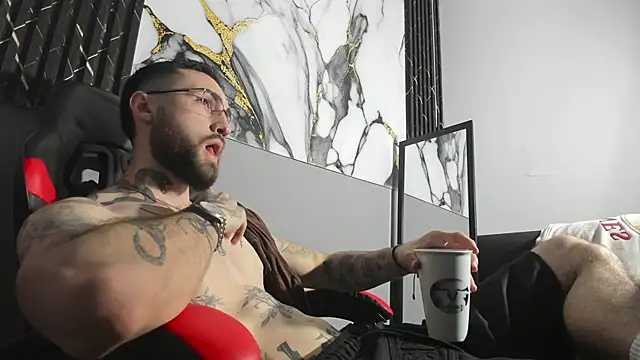 Luke davis01 online show from 09/12/25, 01:22