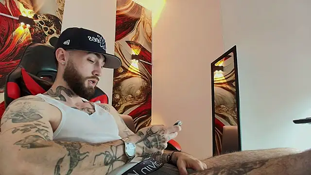 Luke davis01 online show from 11/04/25, 01:32