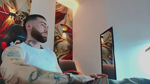 Luke davis01 online show from 11/12/25, 01:11