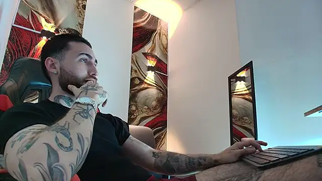 Luke davis01 online show from 12/22/25, 01:19