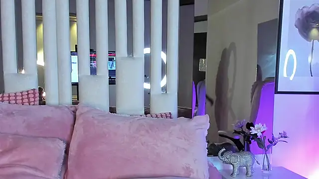 Snapshot of Cloee_Rainbow1 chatting on 03/17/26, 12:08 Cloee Rainbow1 online show from 03/17/26, 12:08