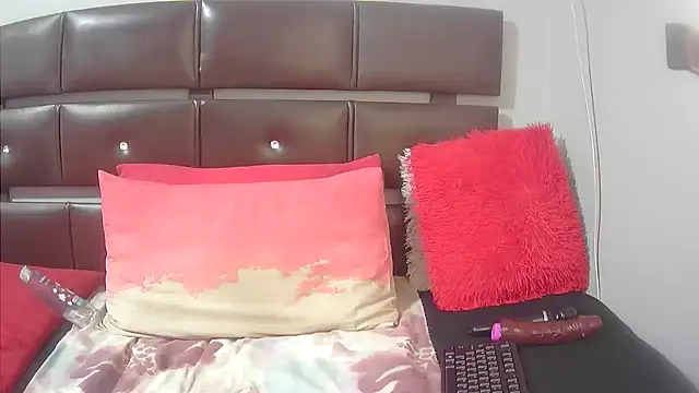 Snapshot of Mishanti chatting on 05/12/26, 09:12 Mishanti online show from 05/12/26, 09:12