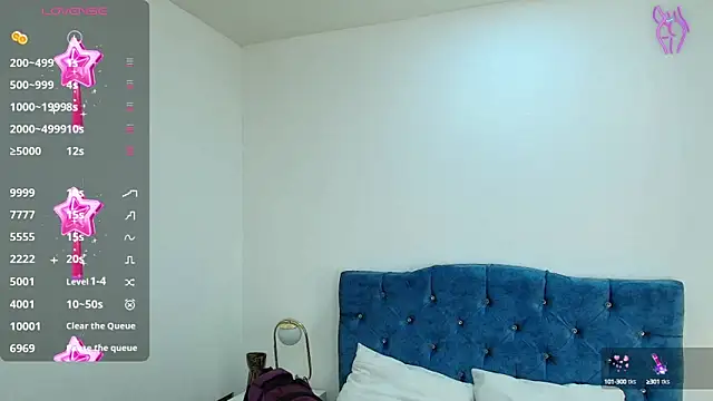 Snapshot of Skye_Moore chatting on 02/13/25, 01:19 Skye Moore online show from 02/13/25, 01:19