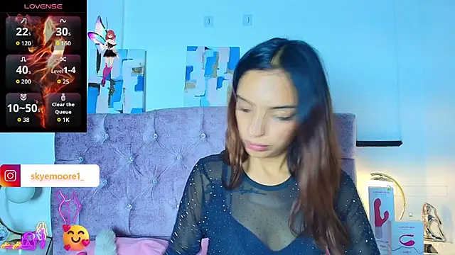 Snapshot of Skye_Moore chatting on 10/02/25, 06:48 Skye Moore online show from 10/02/25, 06:48