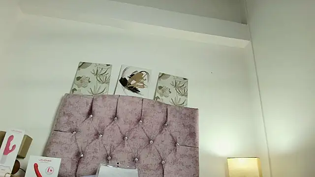 Snapshot of Skye_Moore chatting on 10/09/25, 12:03 Skye Moore online show from 10/09/25, 12:03