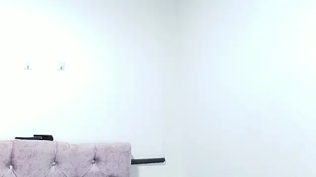 Snapshot of Skye_Moore chatting on 10/20/25, 12:05 Skye Moore online show from 10/20/25, 12:05