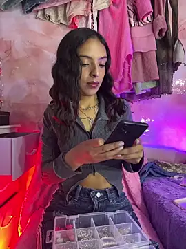 Snapshot of Skye_Moore chatting on 05/16/26, 02:52 Skye Moore online show from 05/16/26, 02:52