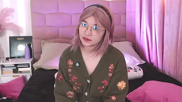 Snapshot of NataliaNovak chatting on 04/06/26, 04:19 NataliaNovak online show from 04/06/26, 04:19