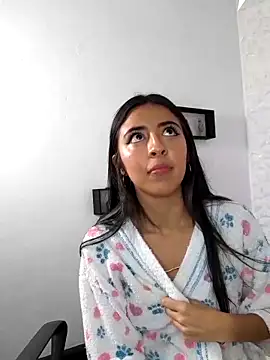 Snapshot of Mirandaa_Rogers chatting on 02/13/25, 06:48 Mirandaa Rogers online show from 02/13/25, 06:48