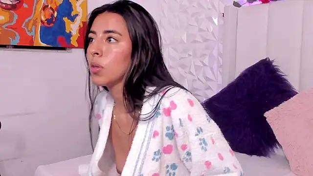 Snapshot of Mirandaa_Rogers chatting on 02/17/25, 09:30 Mirandaa Rogers online show from 02/17/25, 09:30