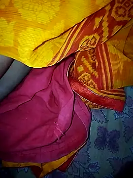 Snapshot of simrun70 chatting on 04/21/26, 12:01 simrun70 online show from 04/21/26, 12:01