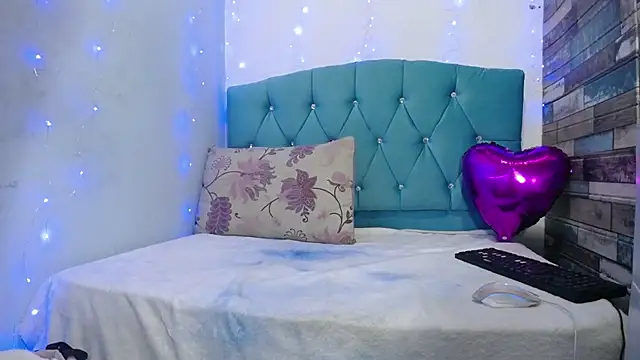 Tiana Ebony18 online show from 03/04/25, 12:01