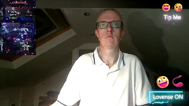 Snapshot of AdmiredThirty chatting on 09/25/25, 09:29 AdmiredThirty online show from 09/25/25, 09:29