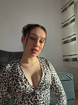 Snapshot of Daria-maus24 chatting on 05/21/26, 06:26 Daria-maus24 online show from 05/21/26, 06:26