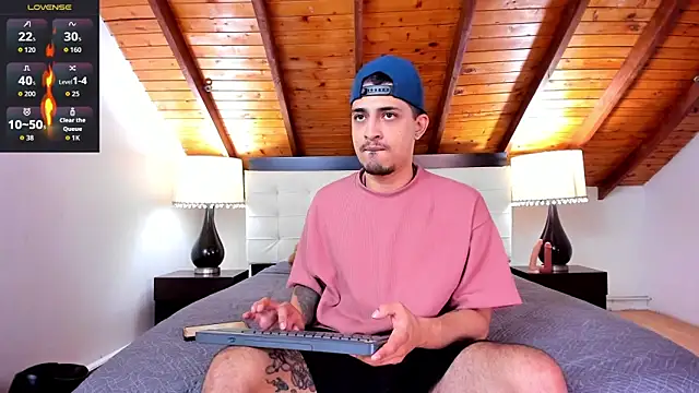 Snapshot of Sebastian_Berne chatting on 10/27/25, 06:56 Sebastian Berne online show from 10/27/25, 06:56