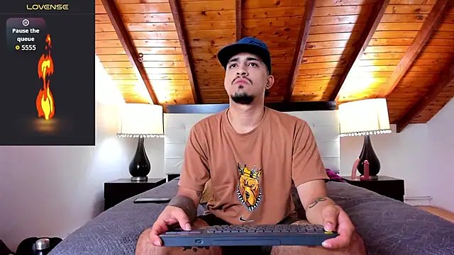 Snapshot of Sebastian_Berne chatting on 11/06/25, 07:37 Sebastian Berne online show from 11/06/25, 07:37