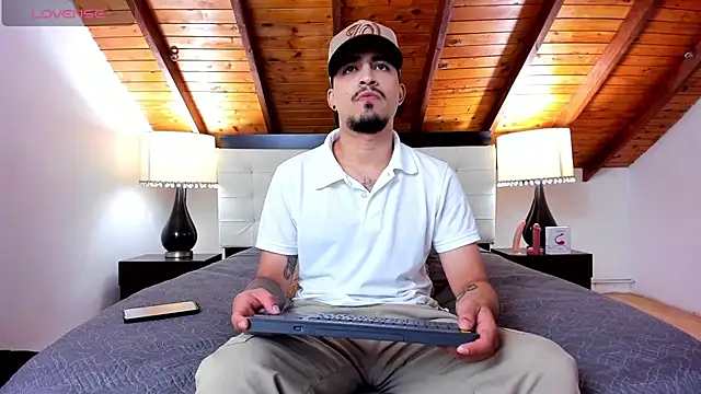 Snapshot of Sebastian_Berne chatting on 11/14/25, 07:23 Sebastian Berne online show from 11/14/25, 07:23