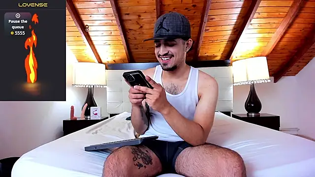 Snapshot of Sebastian_Berne chatting on 11/28/25, 07:27 Sebastian Berne online show from 11/28/25, 07:27