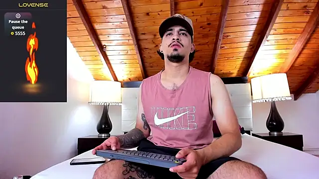 Snapshot of Sebastian_Berne chatting on 11/29/25, 07:28 Sebastian Berne online show from 11/29/25, 07:28