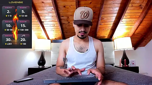 Snapshot of Sebastian_Berne chatting on 12/02/25, 07:20 Sebastian Berne online show from 12/02/25, 07:20