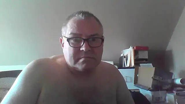 Snapshot of mkestr69 chatting on 04/21/26, 03:07 mkestr69 online show from 04/21/26, 03:07