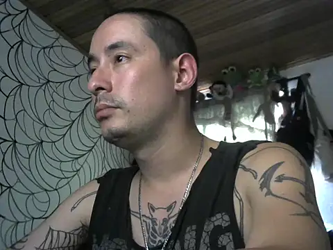 Snapshot of vampireathome chatting on 04/26/26, 08:28 vampireathome online show from 04/26/26, 08:28