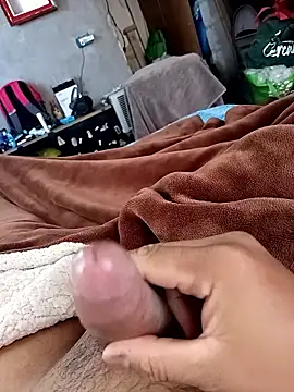 Snapshot of xxx_dogg chatting on 10/19/25, 03:34 xxx dogg online show from 10/19/25, 03:34