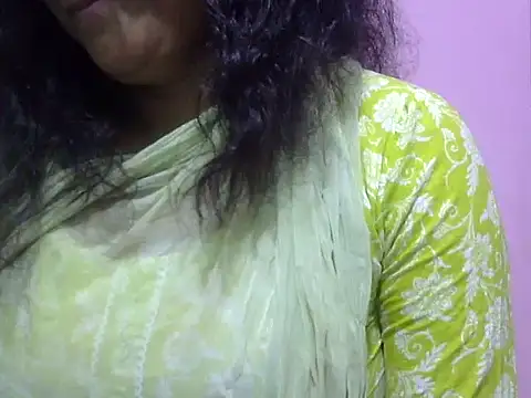 Snapshot of Your_cutiepie_ chatting on 04/26/26, 05:43 Your cutiepie online show from 04/26/26, 05:43