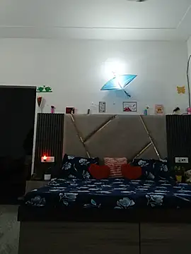 Snapshot of shnaz_1 chatting on 06/27/26, 03:00 shnaz 1 online show from 06/27/26, 03:00