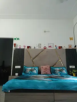Snapshot of shnaz_1 chatting on 07/02/26, 03:23 shnaz 1 online show from 07/02/26, 03:23
