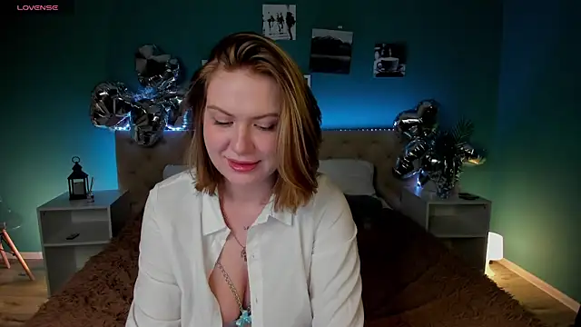 Angela Wallace online show from 02/12/25, 11:18