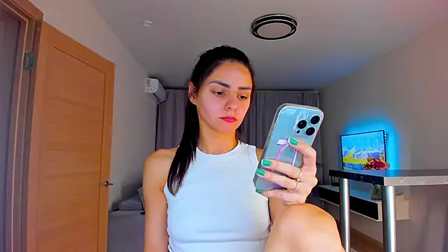 EmiliaZen online show from 10/15/25, 05:24