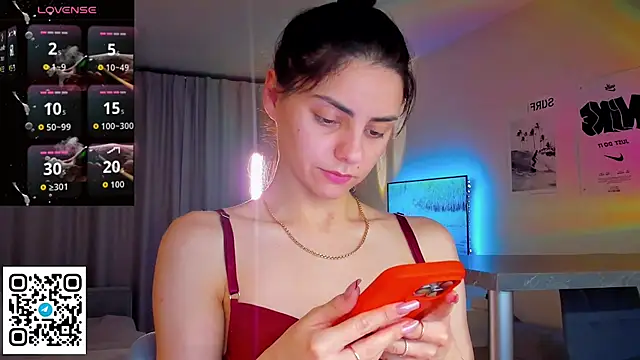 Snapshot of EmiliaZen chatting on 04/16/26, 09:39 EmiliaZen online show from 04/16/26, 09:39