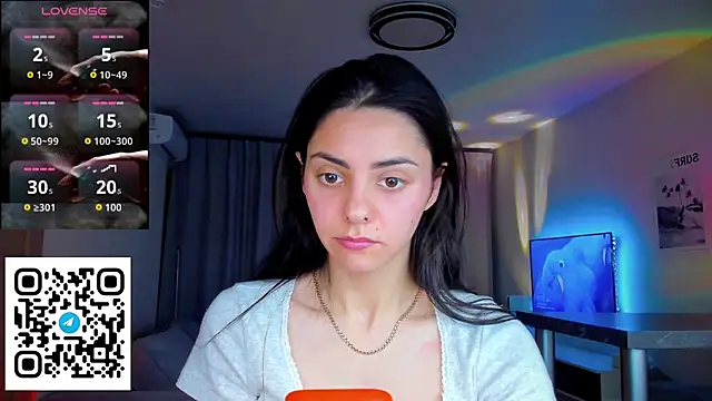 Snapshot of EmiliaZen chatting on 04/19/26, 06:10 EmiliaZen online show from 04/19/26, 06:10