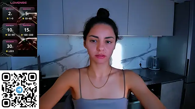 Snapshot of EmiliaZen chatting on 08/02/26, 04:05 EmiliaZen online show from 08/02/26, 04:05