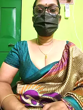 Snapshot of niiveditha chatting on 02/24/25, 04:04 niiveditha online show from 02/24/25, 04:04