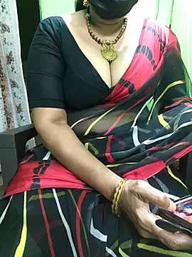 Snapshot of niiveditha chatting on 11/15/25, 11:07 niiveditha online show from 11/15/25, 11:07