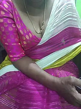 Snapshot of niiveditha chatting on 12/14/25, 01:33 niiveditha online show from 12/14/25, 01:33