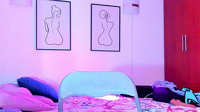 Snapshot of Tatianaa@xh chatting on 02/10/25, 05:19 Tatianaaxh online show from 02/10/25, 05:19