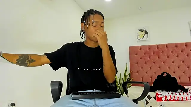 Snapshot of blackdirty420 chatting on 03/18/25, 03:53 blackdirty420 online show from 03/18/25, 03:53