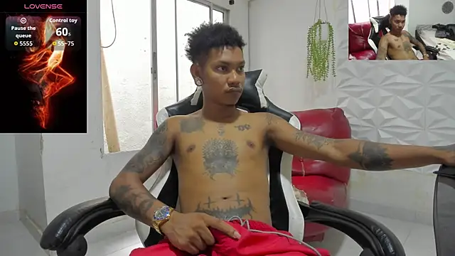 Snapshot of blackdirty420 chatting on 10/02/25, 07:43 blackdirty420 online show from 10/02/25, 07:43