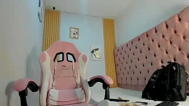 Snapshot of blackdirty420 chatting on 10/13/25, 09:04 blackdirty420 online show from 10/13/25, 09:04